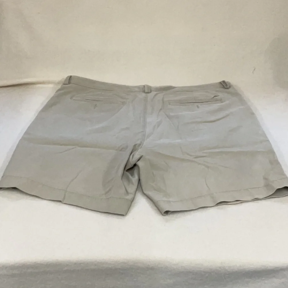 EUC Mens Tommy Bahama khaki shorts
